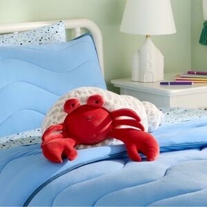 Pillowfort weighted Hermit Crab NWT